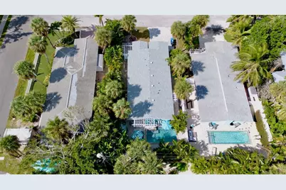 5803 Imperiore Avenue, Holmes Beach, FL 34217 - Photo 31