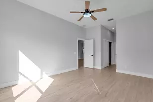 312 Londonderry Dr, Sarasota, FL 34240 - Photo 25