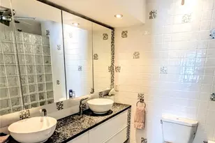 1546 Stickney Point Rd, Sarasota, FL 34231 - Photo 17