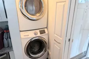 1546 Stickney Point Rd, Sarasota, FL 34231 - Photo 31