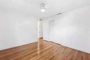 218 Catalan Blvd NE, Saint Petersburg, FL 33704 - Photo 11