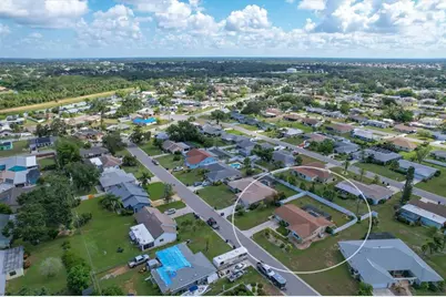 426 Canterbury Road, Venice, FL 34293 - Photo 5