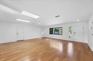 1632 Worrington St, Sarasota, FL 34231 - Photo 5