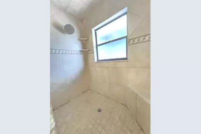 4836 79th Avenue Plaza E, Sarasota, FL 34243 - Photo 27