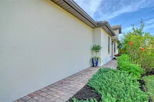 12228 Marsh Pointe Rd, Sarasota, FL 34238 - Photo 5