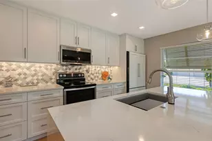 3038 Ringwood Meadow, Sarasota, FL 34235 - Photo 9