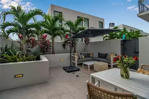 1558 4th St, Sarasota, FL 34236 - Photo 9