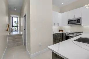 1558 4th St, Sarasota, FL 34236 - Photo 19