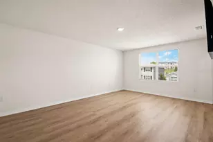 7782 Sail Clover Ln, Zephyrhills, FL 33540 - Photo 9