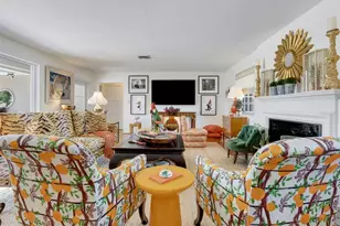 1542 Gulfview Dr, Sarasota, FL 34236 - Photo 9