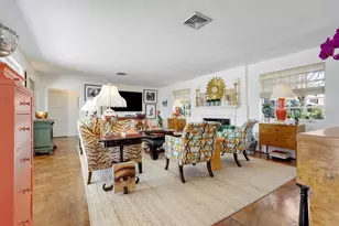 1542 Gulfview Dr, Sarasota, FL 34236 - Photo 15