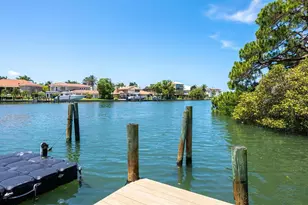 1542 Gulfview Dr, Sarasota, FL 34236 - Photo 41