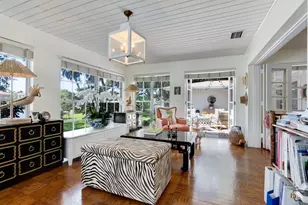 1542 Gulfview Dr, Sarasota, FL 34236 - Photo 21