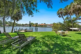 1542 Gulfview Dr, Sarasota, FL 34236 - Photo 37