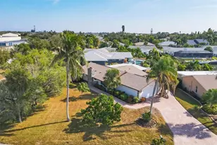 4419 Mangrove Point Rd, Bradenton, FL 34210 - Photo 1