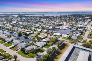 4419 Mangrove Point Rd, Bradenton, FL 34210 - Photo 3