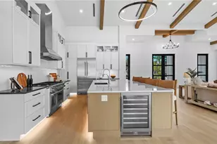 1915 Tulip Dr, Sarasota, FL 34239 - Photo 19