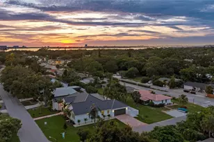 1915 Tulip Dr, Sarasota, FL 34239 - Photo 49