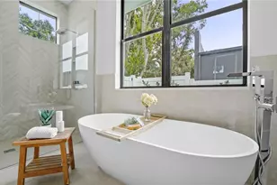 1915 Tulip Dr, Sarasota, FL 34239 - Photo 33