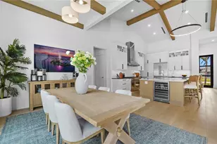 1915 Tulip Dr, Sarasota, FL 34239 - Photo 17