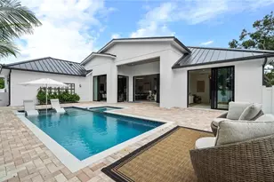 1915 Tulip Dr, Sarasota, FL 34239 - Photo 45