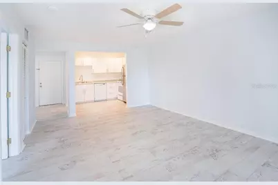 5503 Fountain Lake Circle #104, Bradenton, FL 34207 - Photo 5