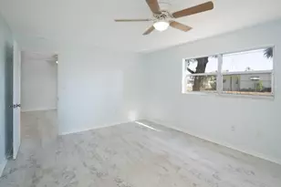 5503 Fountain Lake Cir, Bradenton, FL 34207 - Photo 9