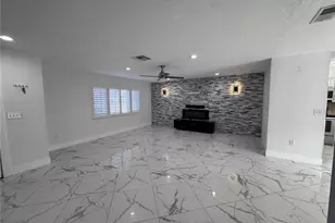 4082 Velarde Ln, Sarasota, FL 34235 - Photo 3