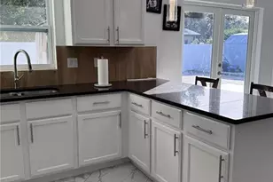 4082 Velarde Ln, Sarasota, FL 34235 - Photo 7