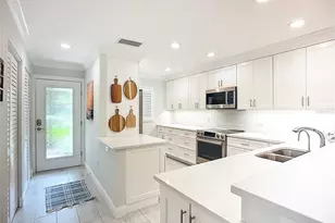 1621 Boathouse Cir, Sarasota, FL 34231 - Photo 11