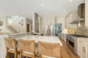 1690 Arlington St, Sarasota, FL 34239 - Photo 15