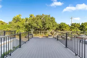 3365 Ramblewood Dr N, Sarasota, FL 34237 - Photo 15