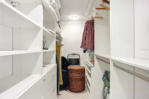 1510 Pelican Point Dr, Sarasota, FL 34231 - Photo 31