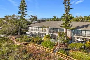 1510 Pelican Point Dr, Sarasota, FL 34231 - Photo 37