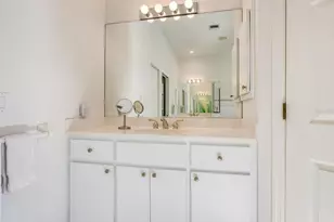 557 Marsh Creek Rd, Venice, FL 34292 - Photo 23