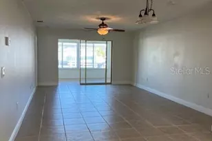 9821 Hernando Ct, Bradenton, FL 34210 - Photo 5