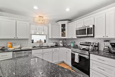 316 30th Street W, Bradenton, FL 34205 - Photo 9