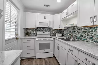 2305 Bayshore Gardens Parkway, Bradenton, FL 34207 - Photo 7