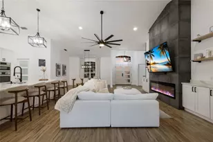 597 Oak River Ct, Osprey, FL 34229 - Photo 9