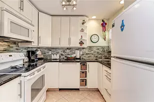 4725 Gulf Of Mexico Dr, Longboat Key, FL 34228 - Photo 11