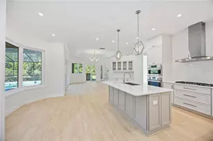 7922 Royal Birkdale Cir, Lakewood Ranch, FL 34202 - Photo 5