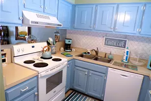 1801 Gulf Dr N, Bradenton Beach, FL 34217 - Photo 17