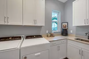 8477 Pavia Way, Lakewood Ranch, FL 34202 - Photo 31