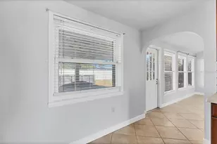 1102 Fruitland Ave, Bradenton, FL 34207 - Photo 9