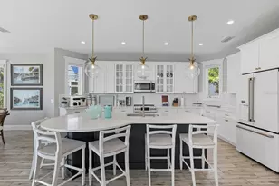 108 7th St S, Bradenton Beach, FL 34217 - Photo 5