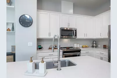 2337 Lindstrom Street, Sarasota, FL 34237 - Photo 5