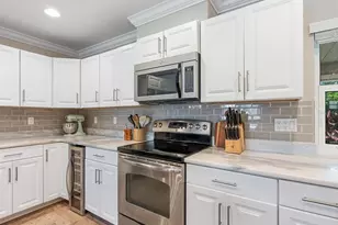 130 Mimosa Dr, Sarasota, FL 34232 - Photo 11