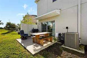8564 Lunar Skye St, Sarasota, FL 34241 - Photo 29