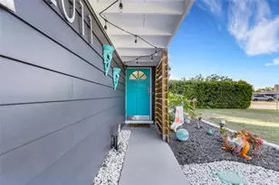 2011 Harvard Ave, Bradenton, FL 34207 - Photo 3