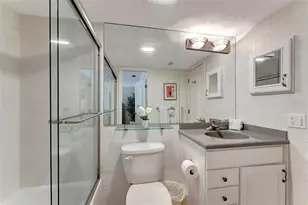 1017 W Peppertree Dr, Sarasota, FL 34242 - Photo 25